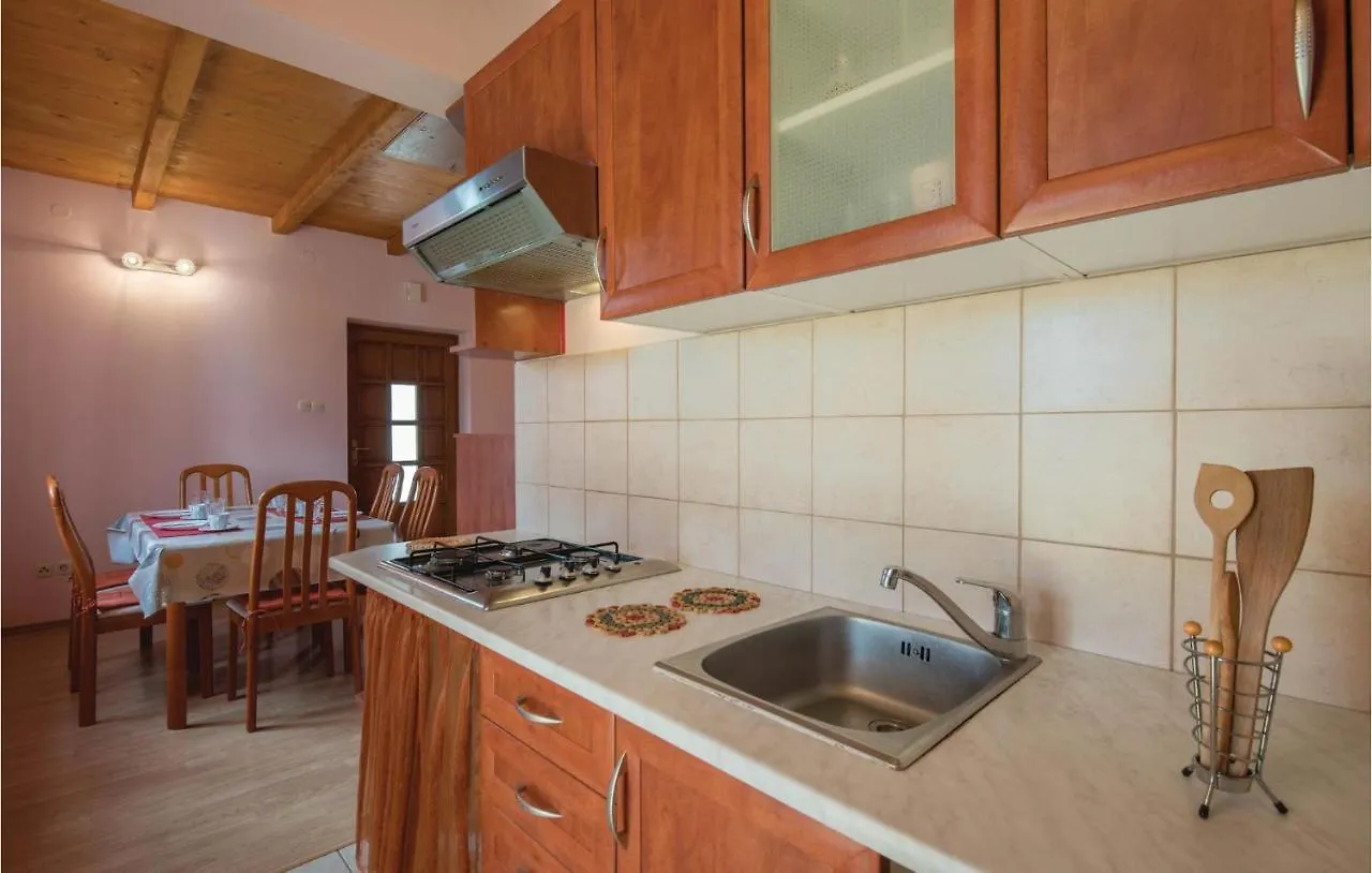 בית נופש Zeliski Awesome Home In Bateli With Wifi