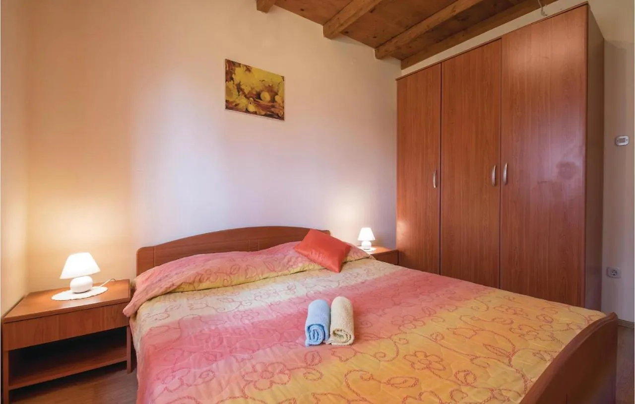 בית נופש Zeliski Awesome Home In Bateli With Wifi קרואטיה